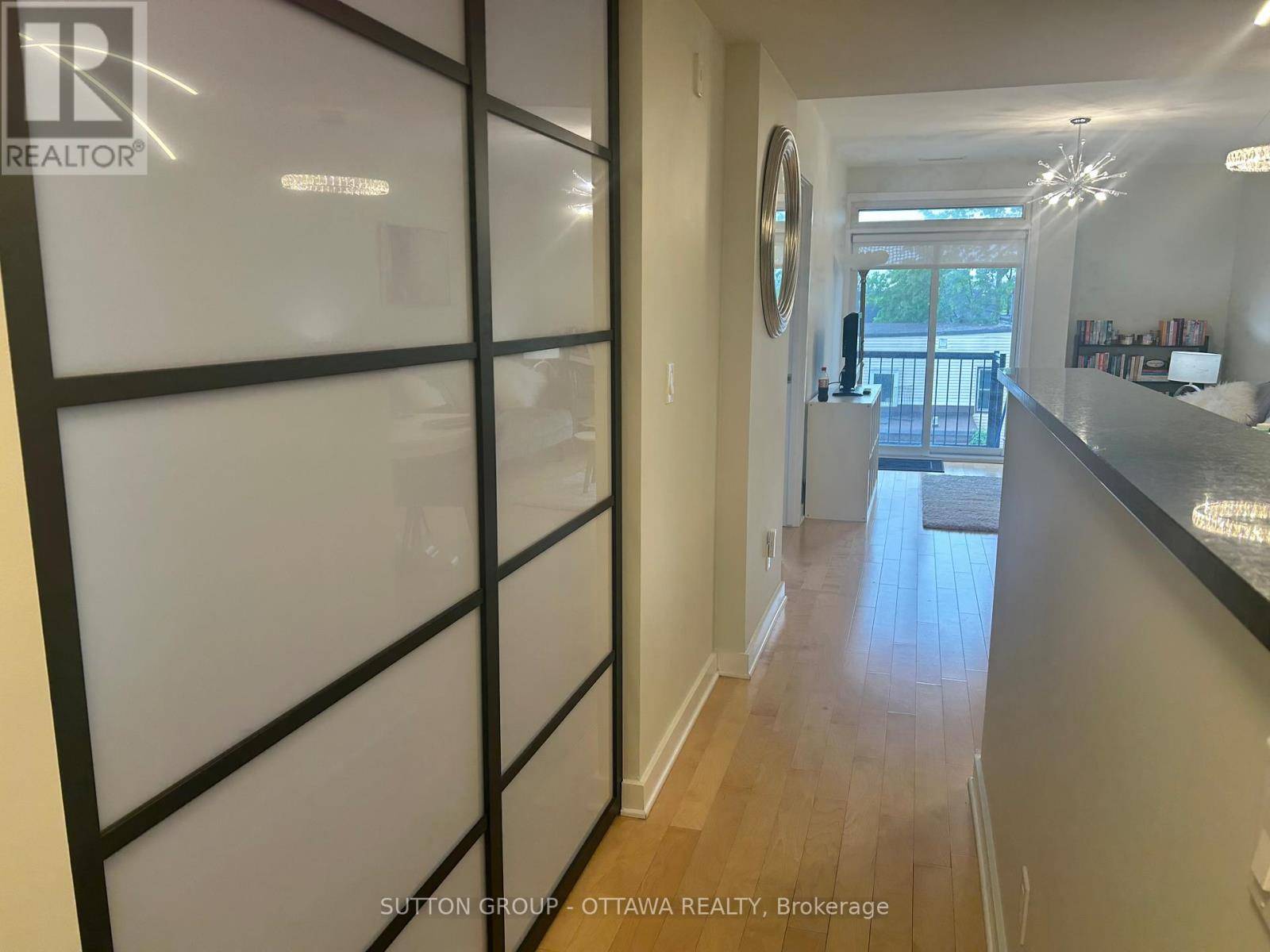 Ottawa, ON K1N0B4,456 King Edward AVE #506