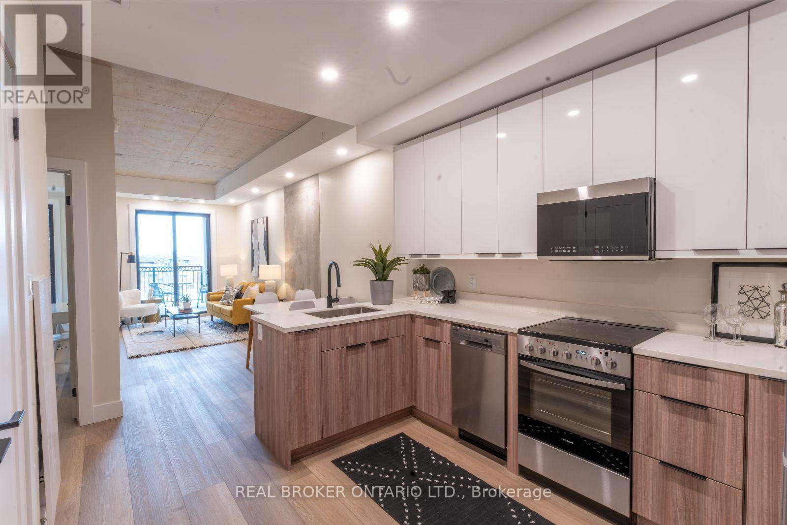 Hamilton (corktown), ON L8P3A3,169 James ST South #807
