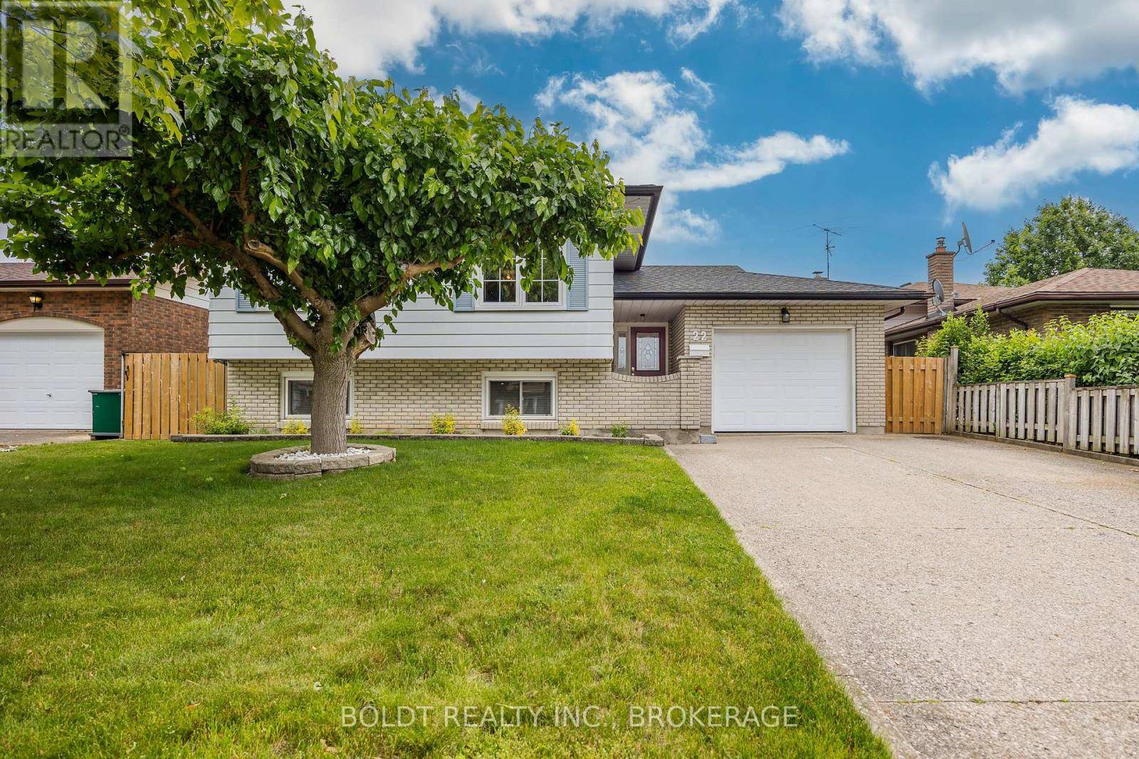 St. Catharines (carlton/bunting), ON L2M7G5,22 SHADE TREE CRESCENT