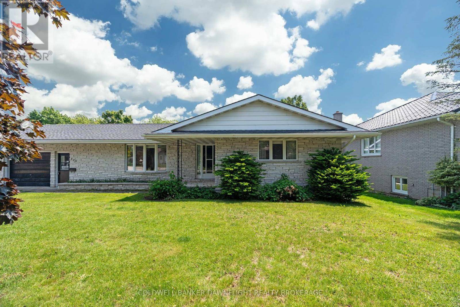 Huron-kinloss (lucknow), ON N0G2H0,275 PLACE ST STREET