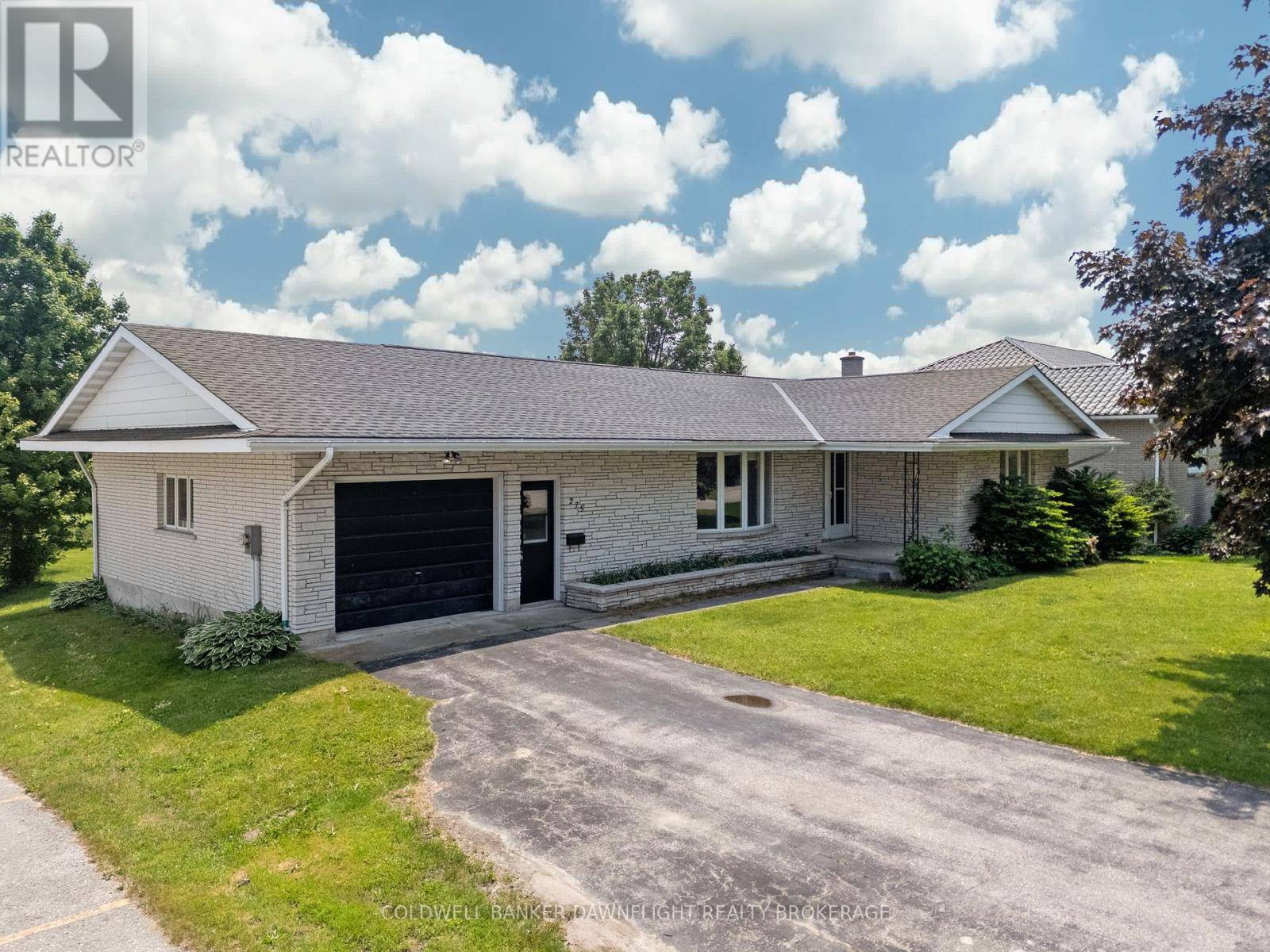 Huron-kinloss (lucknow), ON N0G2H0,275 PLACE ST STREET
