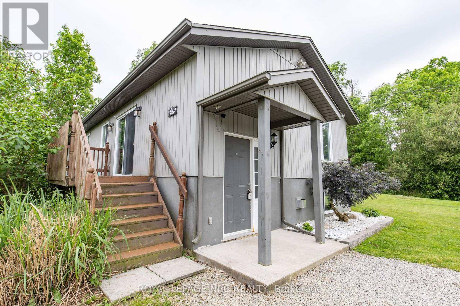 Fort Erie (ridgeway), ON L0S1N0,925 OAKHILL BOULEVARD