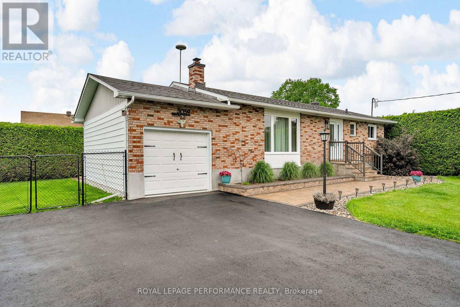 Clarence-rockland, ON K0A2A0,3059 YOUNG STREET