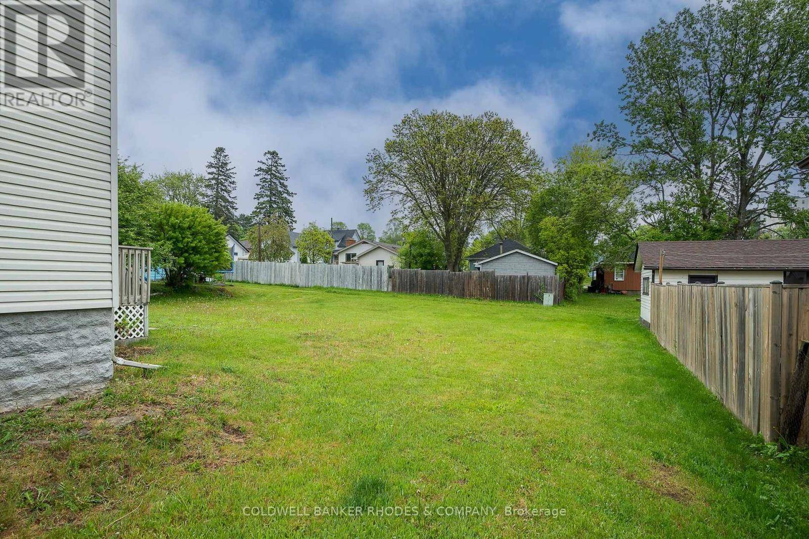 Thunder Bay, ON P7A6C2,73 EMPRESS AVENUE N