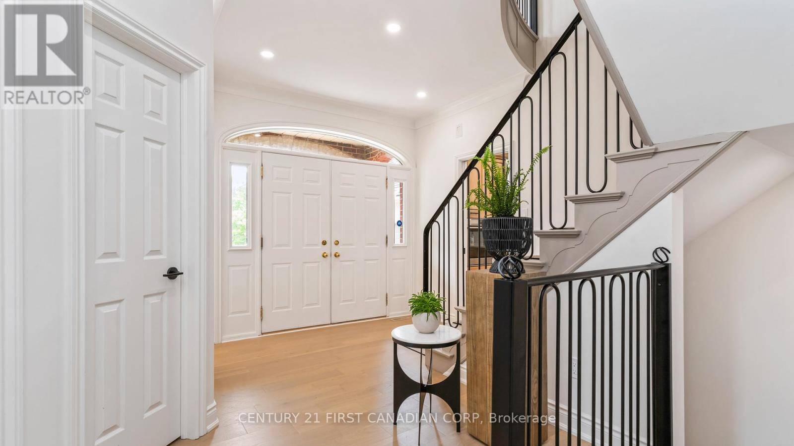 London South (south C), ON N6K4K8,47 WOODS EDGE CLOSE