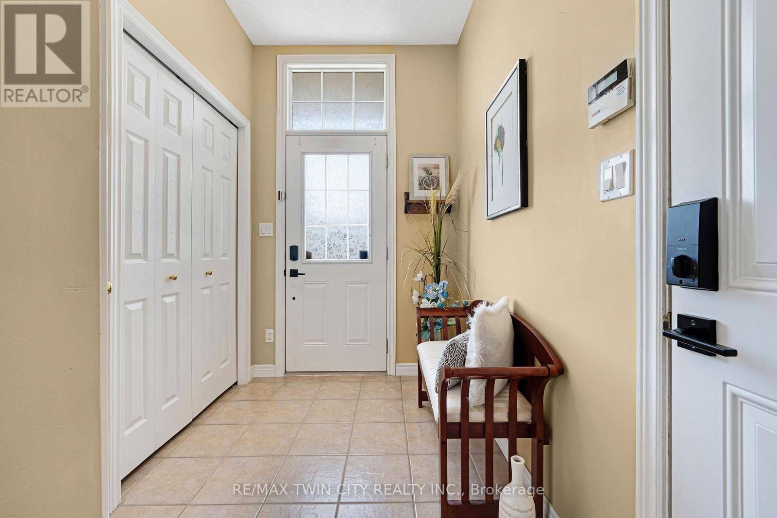Kitchener, ON N2A4K4,74 COLTON CIRCLE