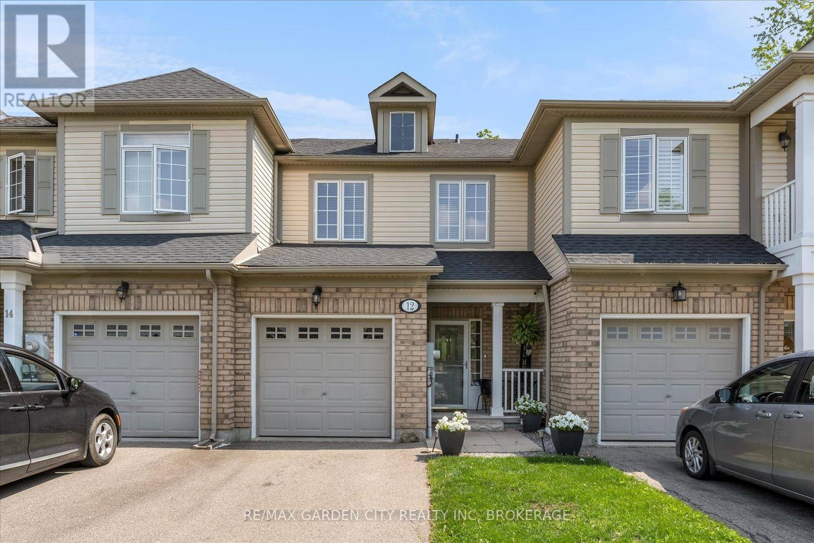 St. Catharines (e. Chester), ON L2P0A6,12 CHLOE STREET