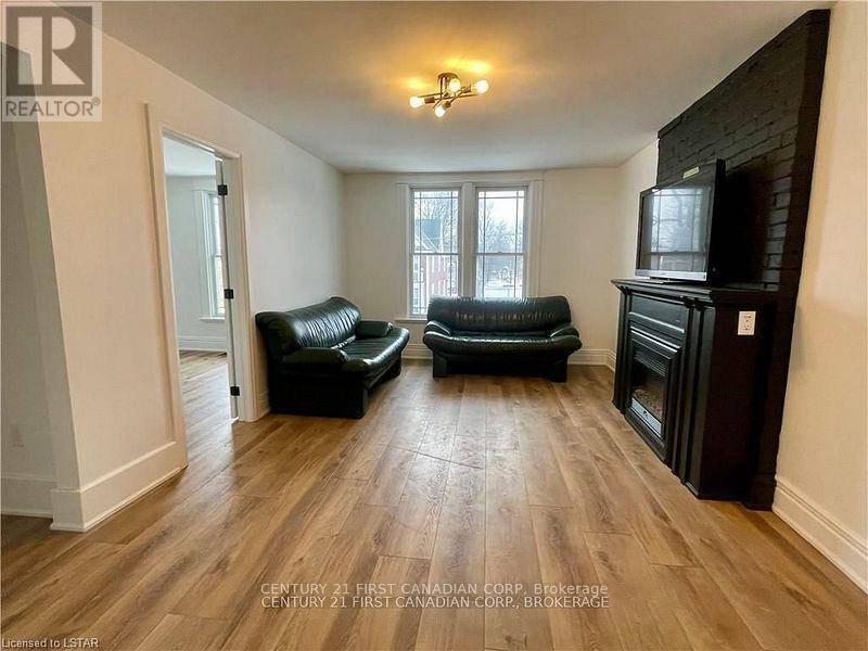 London East (east F), ON N7B2W6,79 Cartwright ST #2