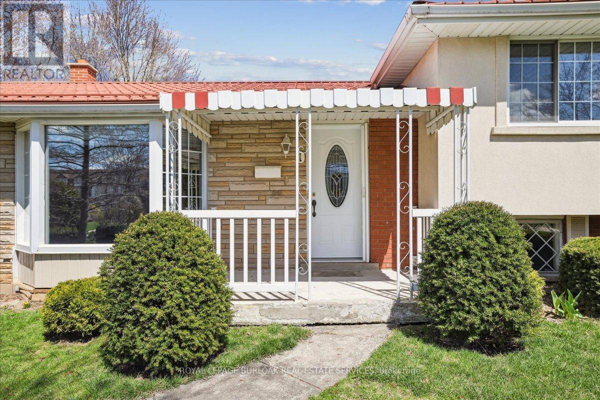 Hamilton (waterdown), ON L8B0E4,1 WESTVIEW CRESCENT