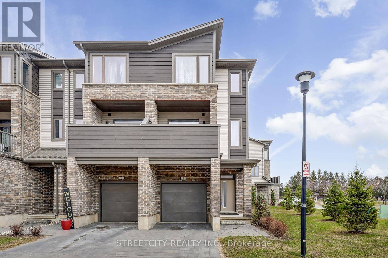 London South (south U), ON N6M0H5,2070 Meadowgate BLVD #1