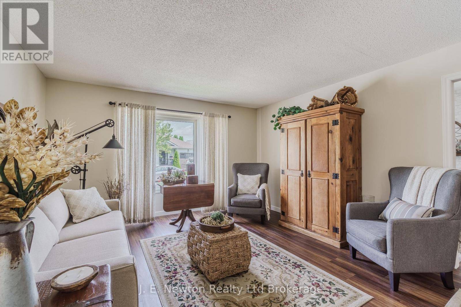 Tillsonburg, ON N4G5L8,3 MCDONALD COURT