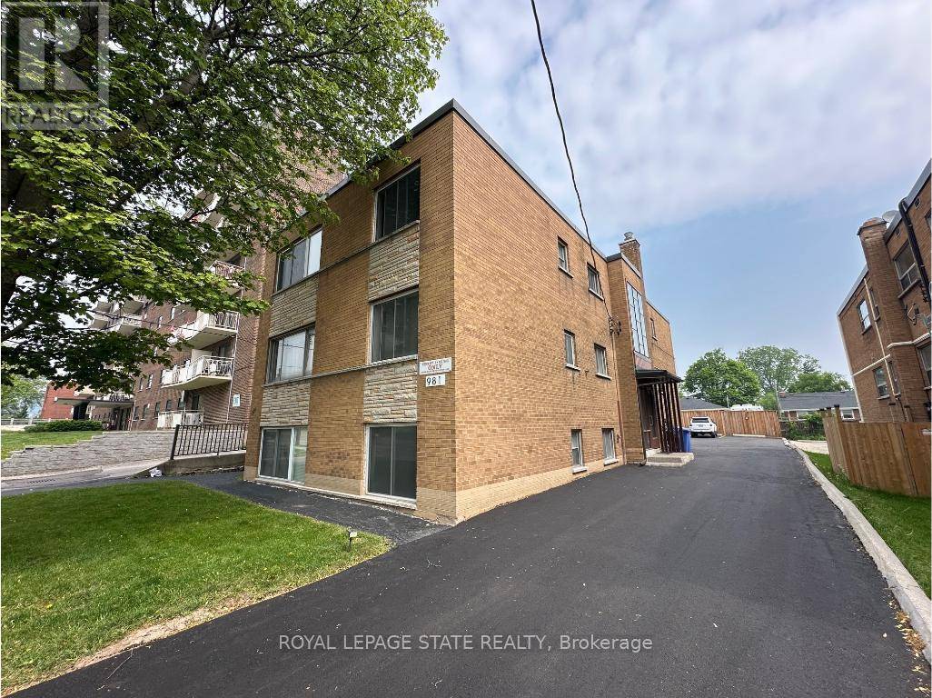 Hamilton (huntington), ON L8T2R9,981 MOHAWK ROAD E