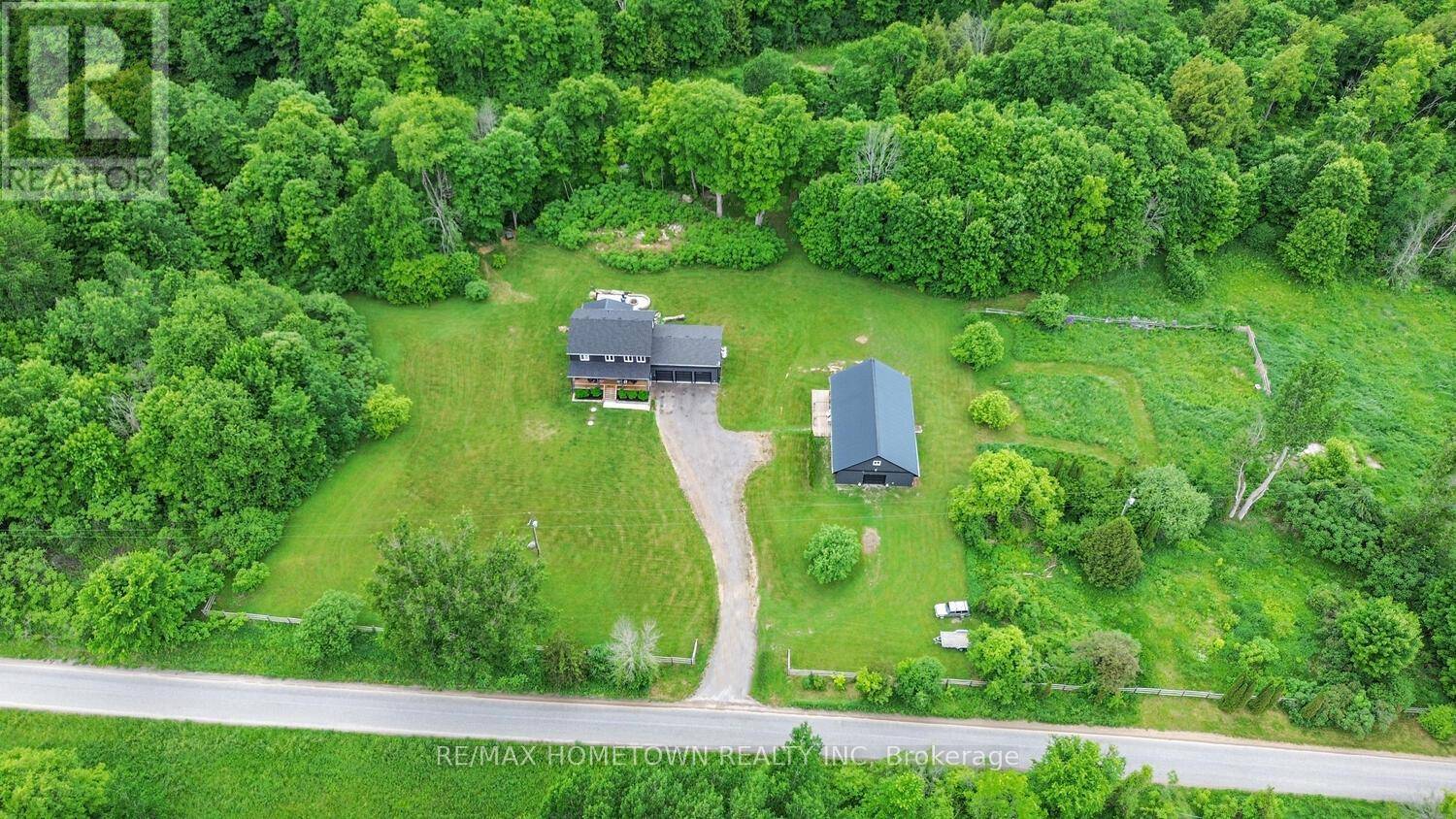Elizabethtown-kitley, ON K6V5T3,2162 HALLECKS ROAD W