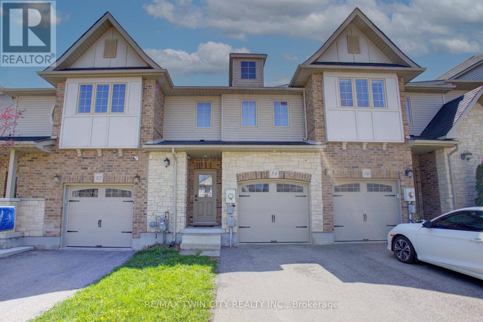 Guelph (willow West/sugarbush/west Acres), ON N1K1Z9,54 CURZON CRESCENT