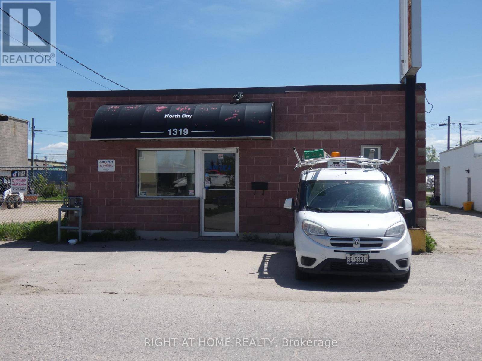 North Bay (central), ON P1B2J2,1319 HAMMOND STREET