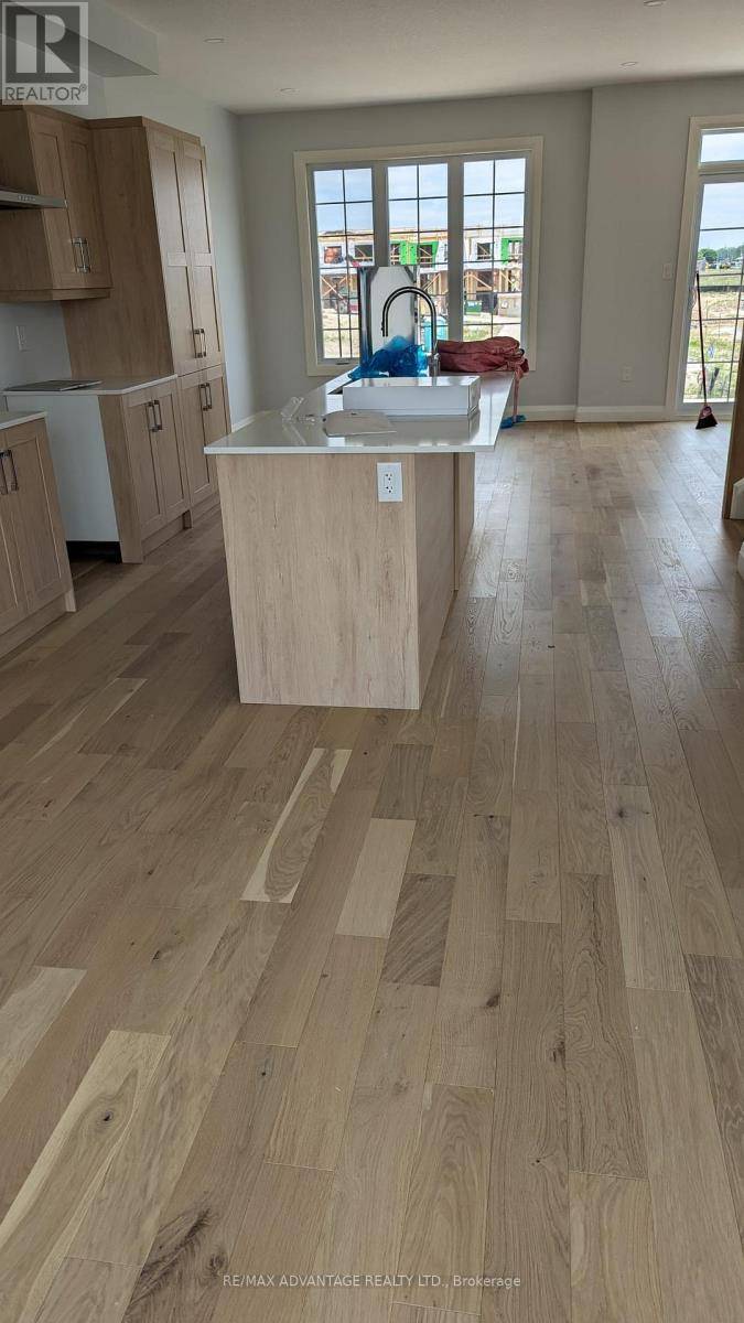 London South (south W), ON N6L0J7,235 Kennington WAY #11