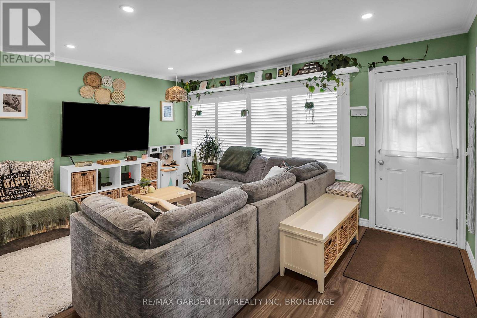 St. Catharines (facer), ON L2M5P7,32 SHERBOURNE STREET