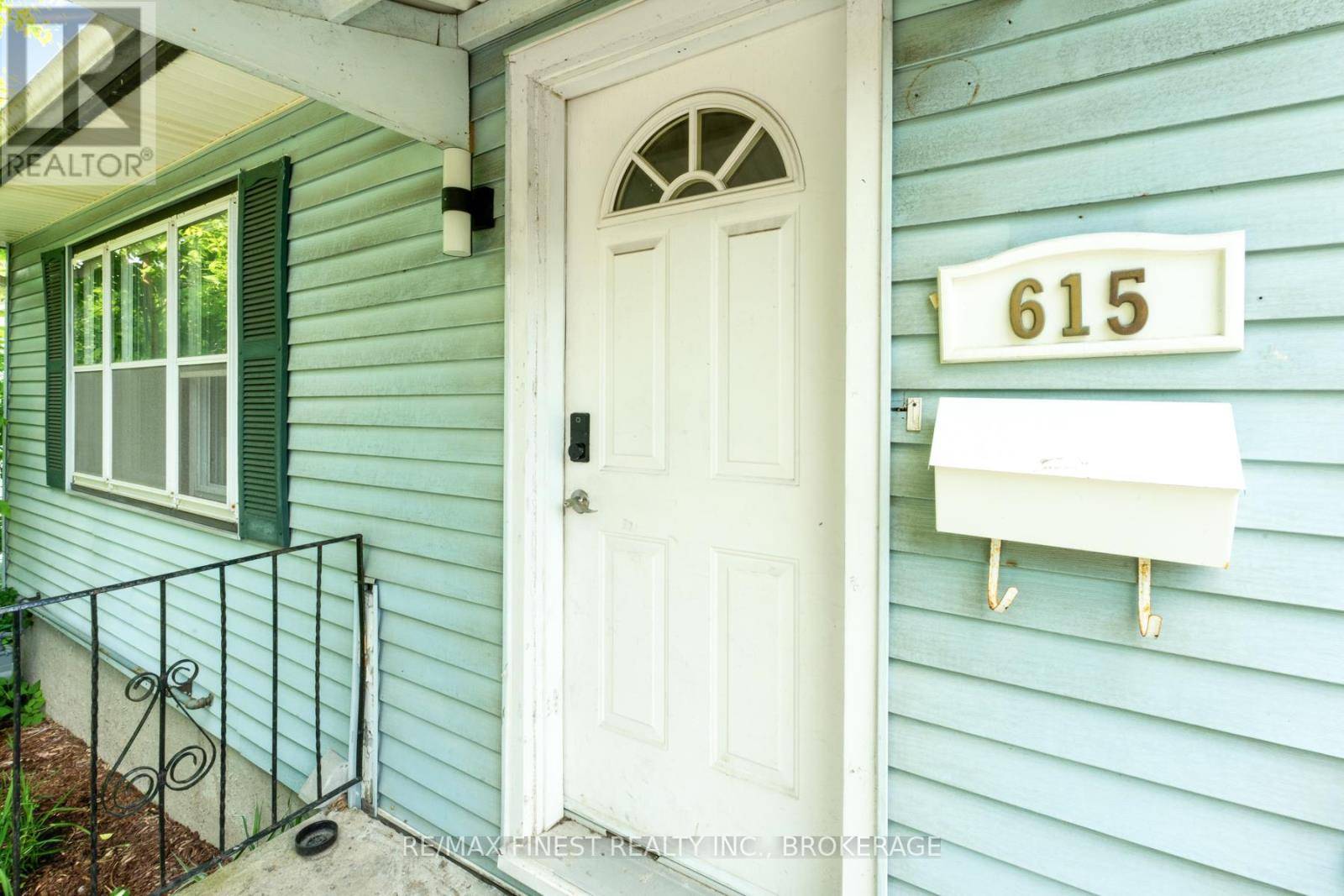 Kingston (west Of Sir John A. Blvd), ON K7M1W2,615 PORTSMOUTH AVENUE
