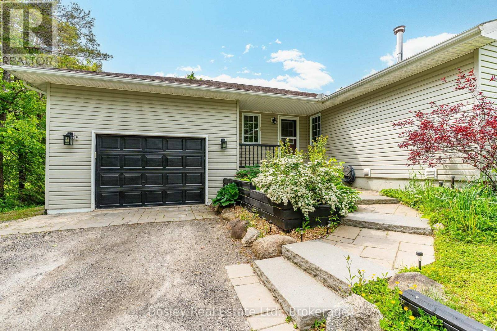 Blue Mountains, ON N0H2E0,136 MAPLE LANE
