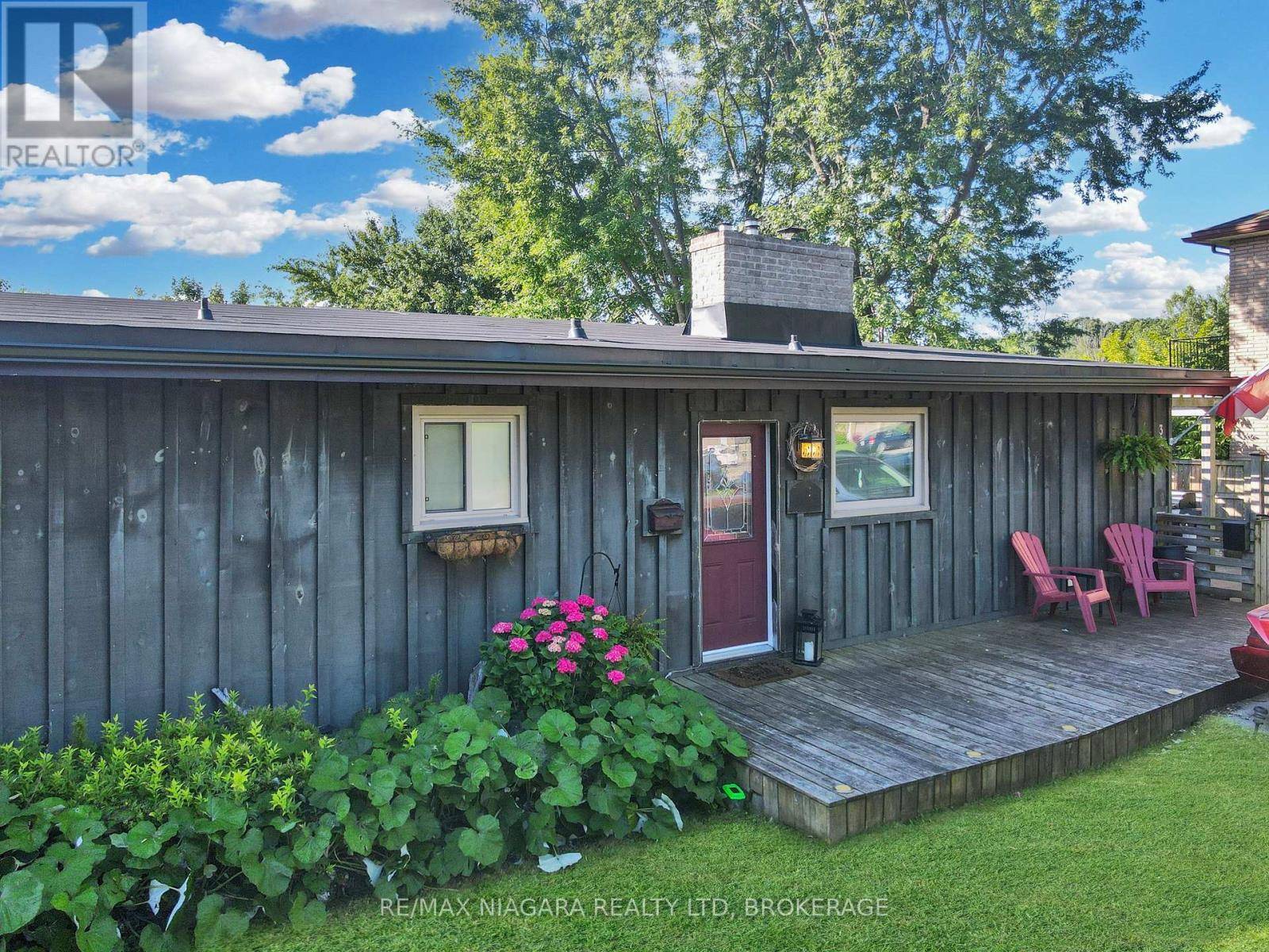 Fort Erie (lakeshore), ON L2A1L9,320 ALBANY STREET