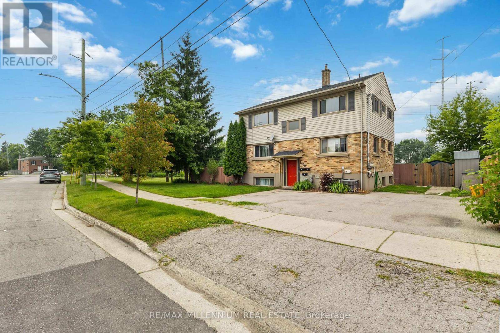 London East (east O), ON N5W1X9,1490 Mclarenwood TER #3