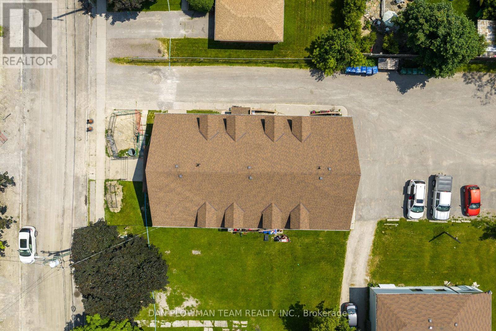 Kawartha Lakes (lindsay), ON K9V3C8,26/30/55 VICTORIA / GLENELG AVENUE S