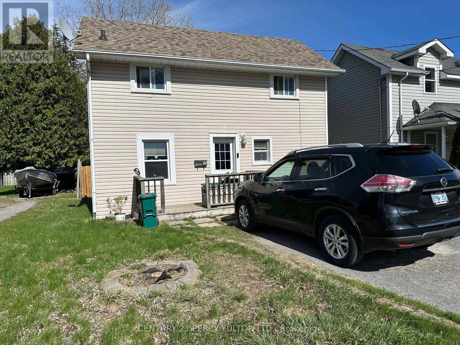 Quinte West (trenton Ward), ON K8V5A8,19 PELHAM STREET