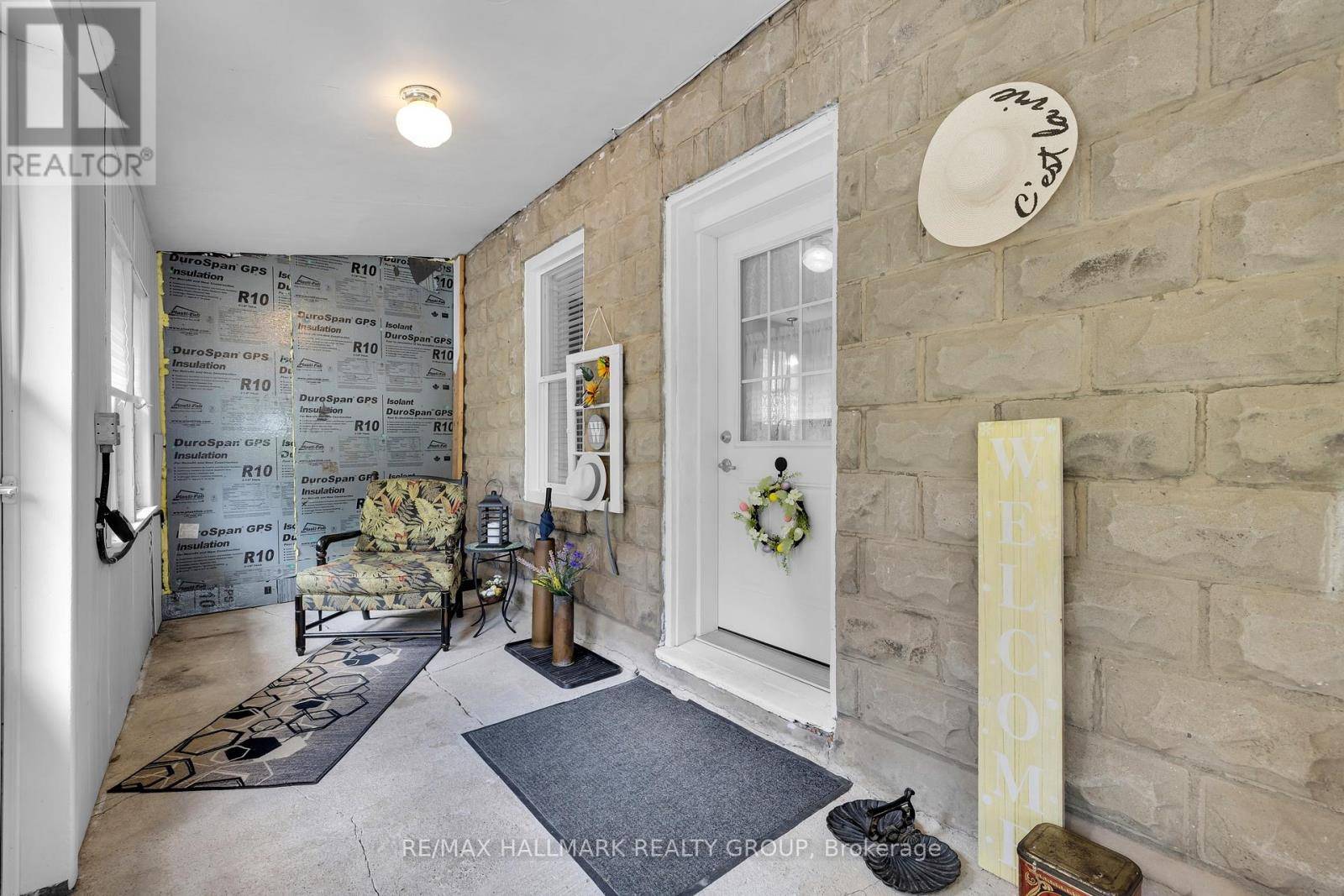 Elizabethtown-kitley, ON K0E1R0,205 LAKE STREET
