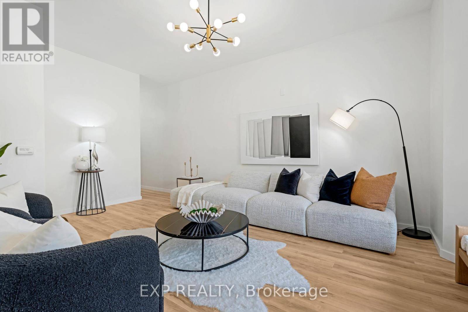 Hamilton (corman), ON L8L5V6,133 WENTWORTH STREET N