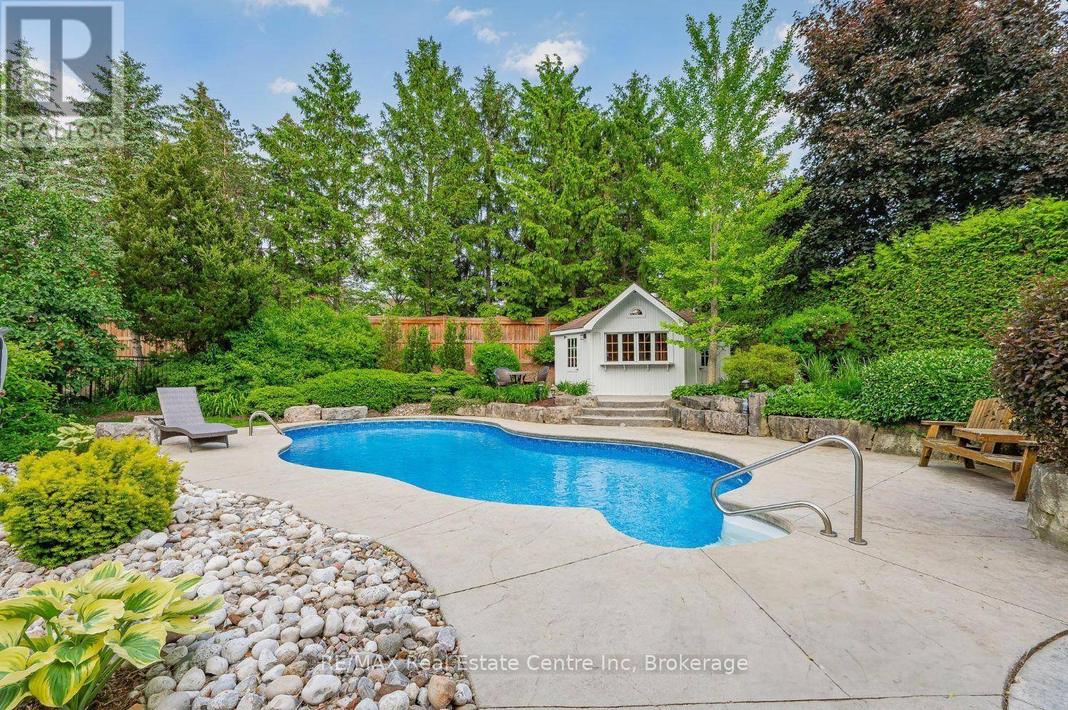 Guelph (kortright Hills), ON N1C1B6,61 TANAGER DRIVE