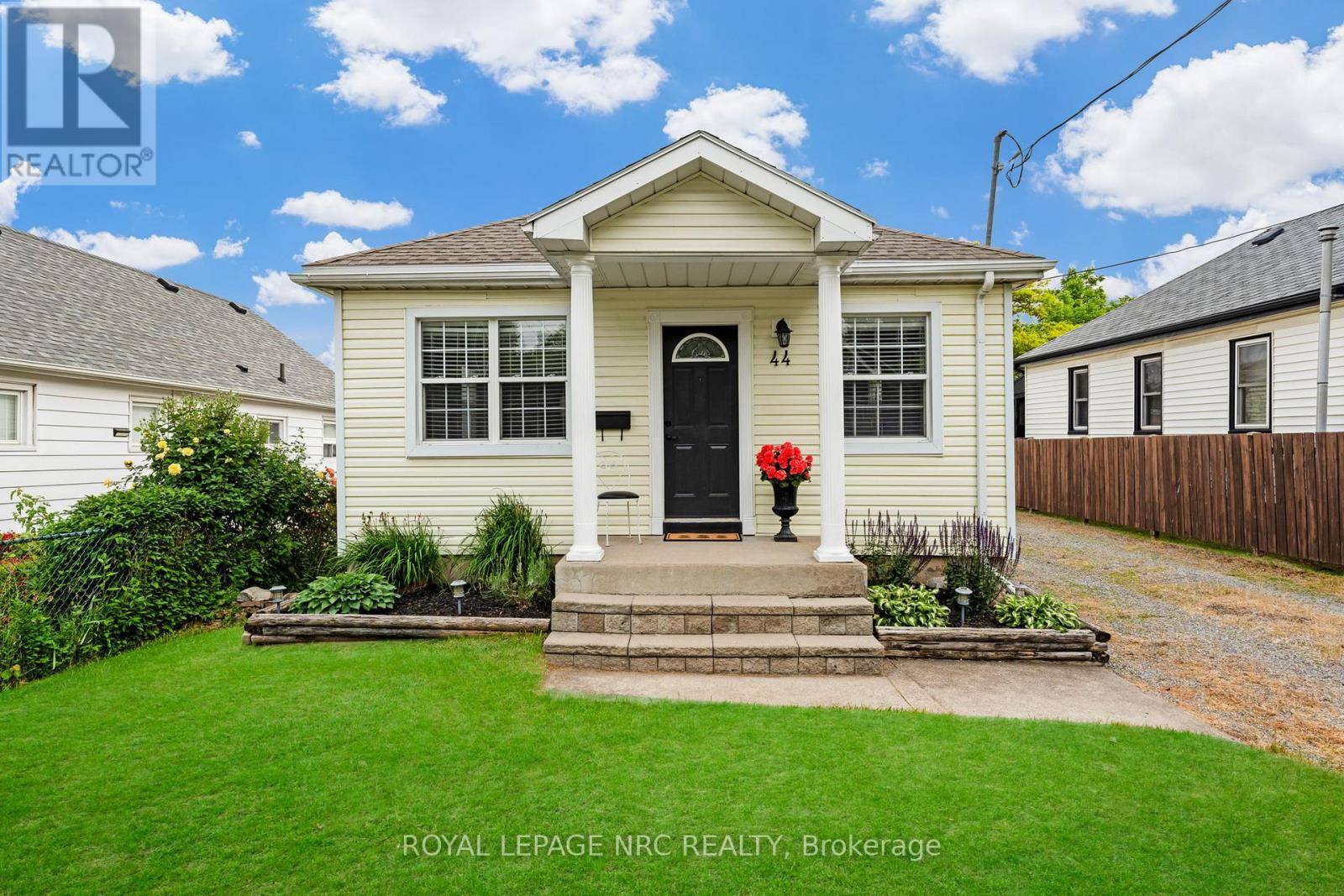 St. Catharines (burleigh Hill), ON L2T1C8,44 PINECREST AVENUE