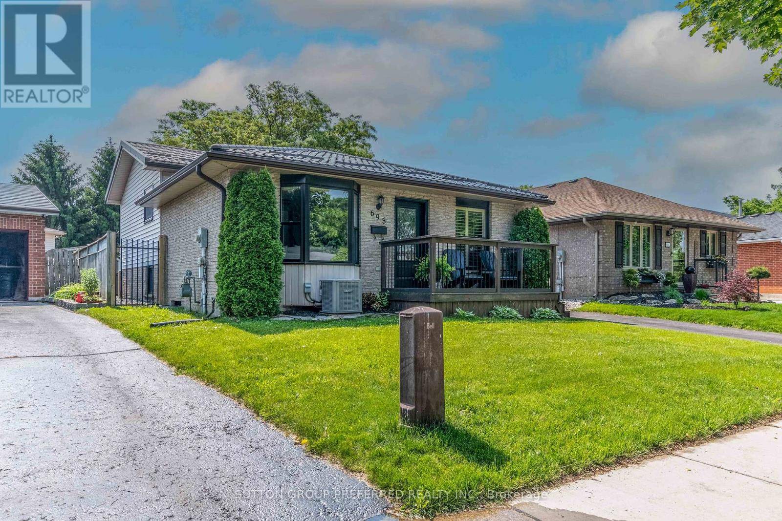 London East (east I), ON N5V4E2,695 RAILTON AVENUE