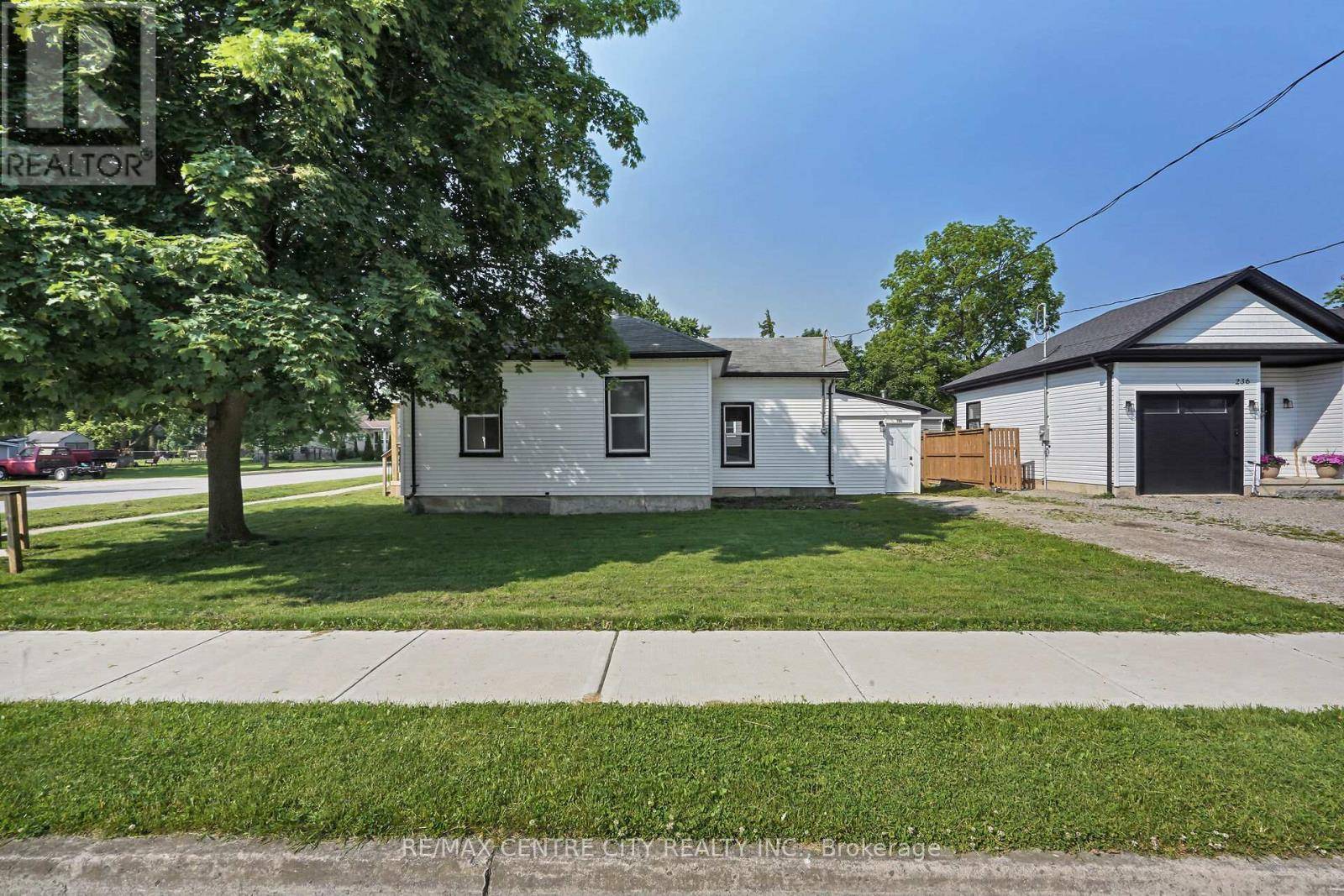 Southwest Middlesex (glencoe), ON N7G2Y4,196 MCKELLAR STREET