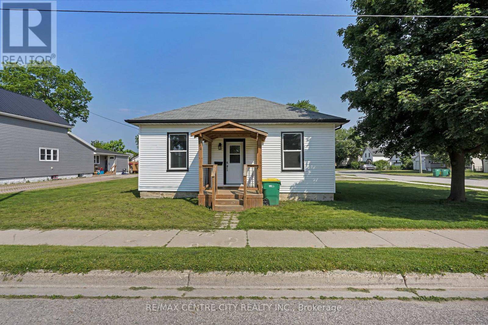 Southwest Middlesex (glencoe), ON N7G2Y4,196 MCKELLAR STREET