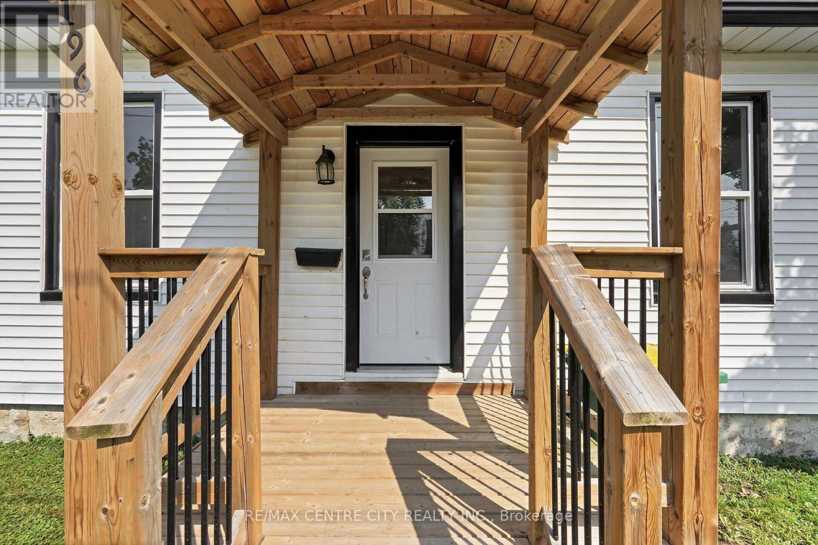 Southwest Middlesex (glencoe), ON N7G2Y4,196 MCKELLAR STREET