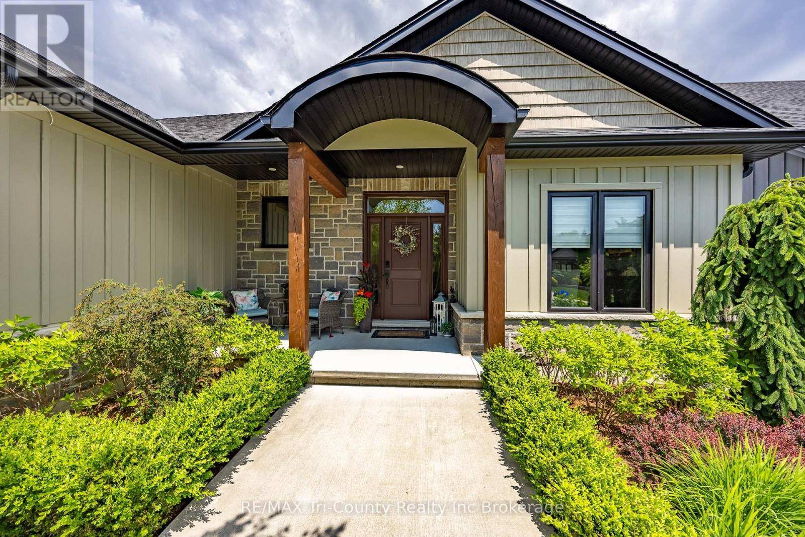 Tillsonburg, ON N4G5W5,18 BELMONT AVENUE
