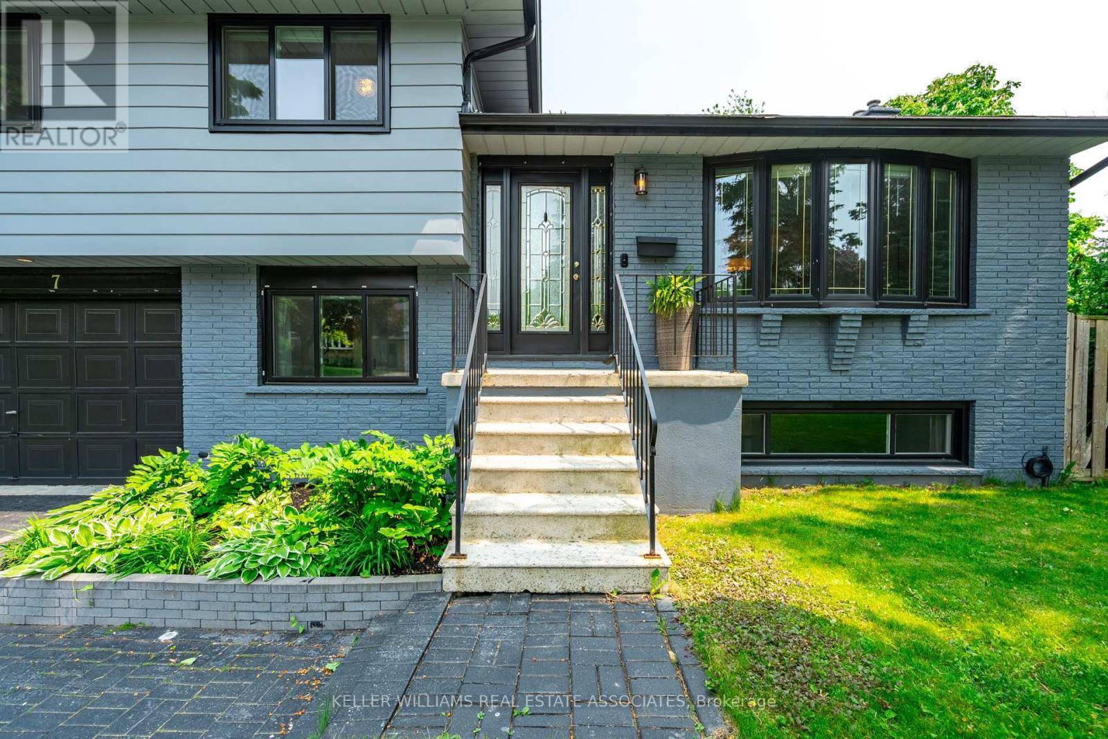 Guelph (willow West/sugarbush/west Acres), ON N1H6R9,7 MICHAEL PLACE