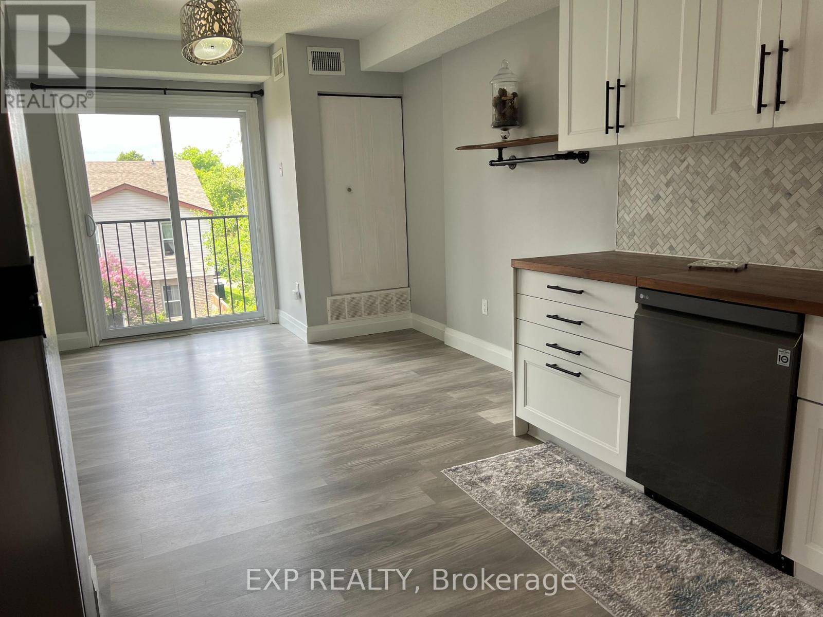 Guelph (dovercliffe Park/old University), ON N1G4R8,454 Janefield AVE #202