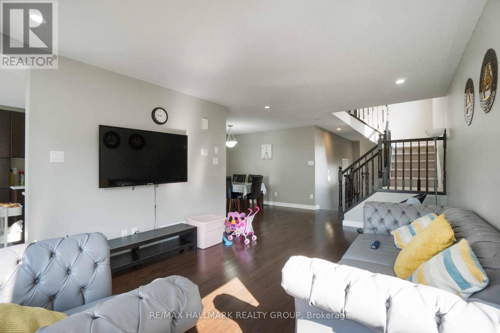 Ottawa, ON K2J5X3,125 MANCINI WAY