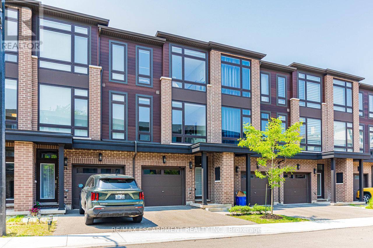 Hamilton (mcquesten), ON L8H0B4,270 Melvin AVE #13
