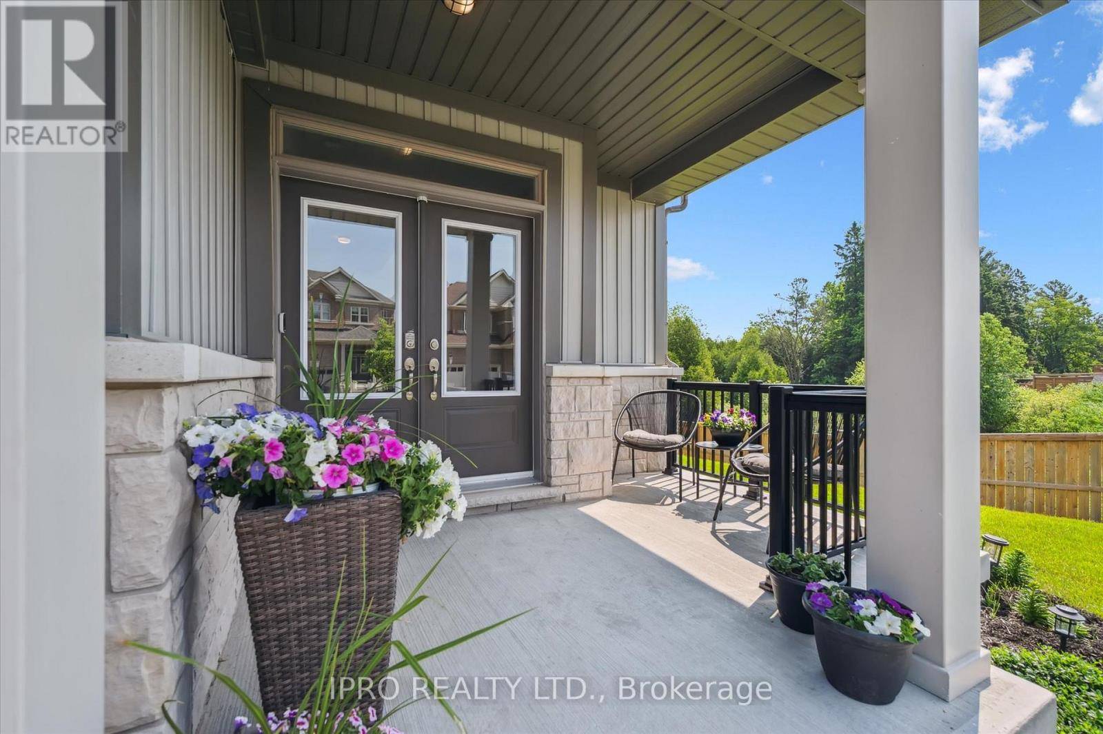 Centre Wellington (fergus), ON N1M0G5,141 MCFARLANE CRESCENT