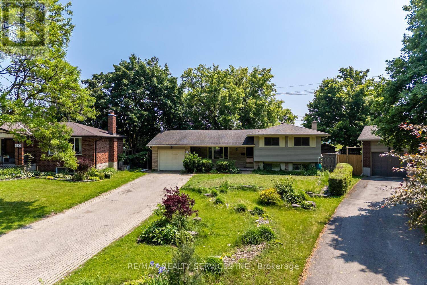 Waterloo, ON N2L4L2,285 THORNCREST DRIVE