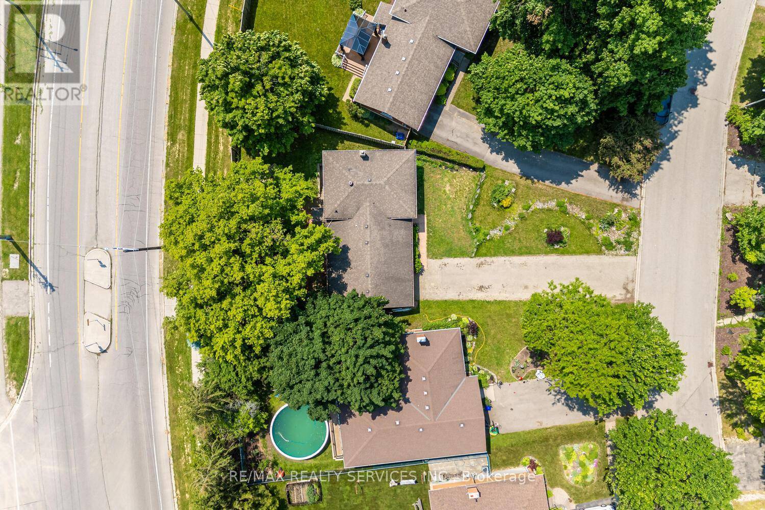 Waterloo, ON N2L4L2,285 THORNCREST DRIVE