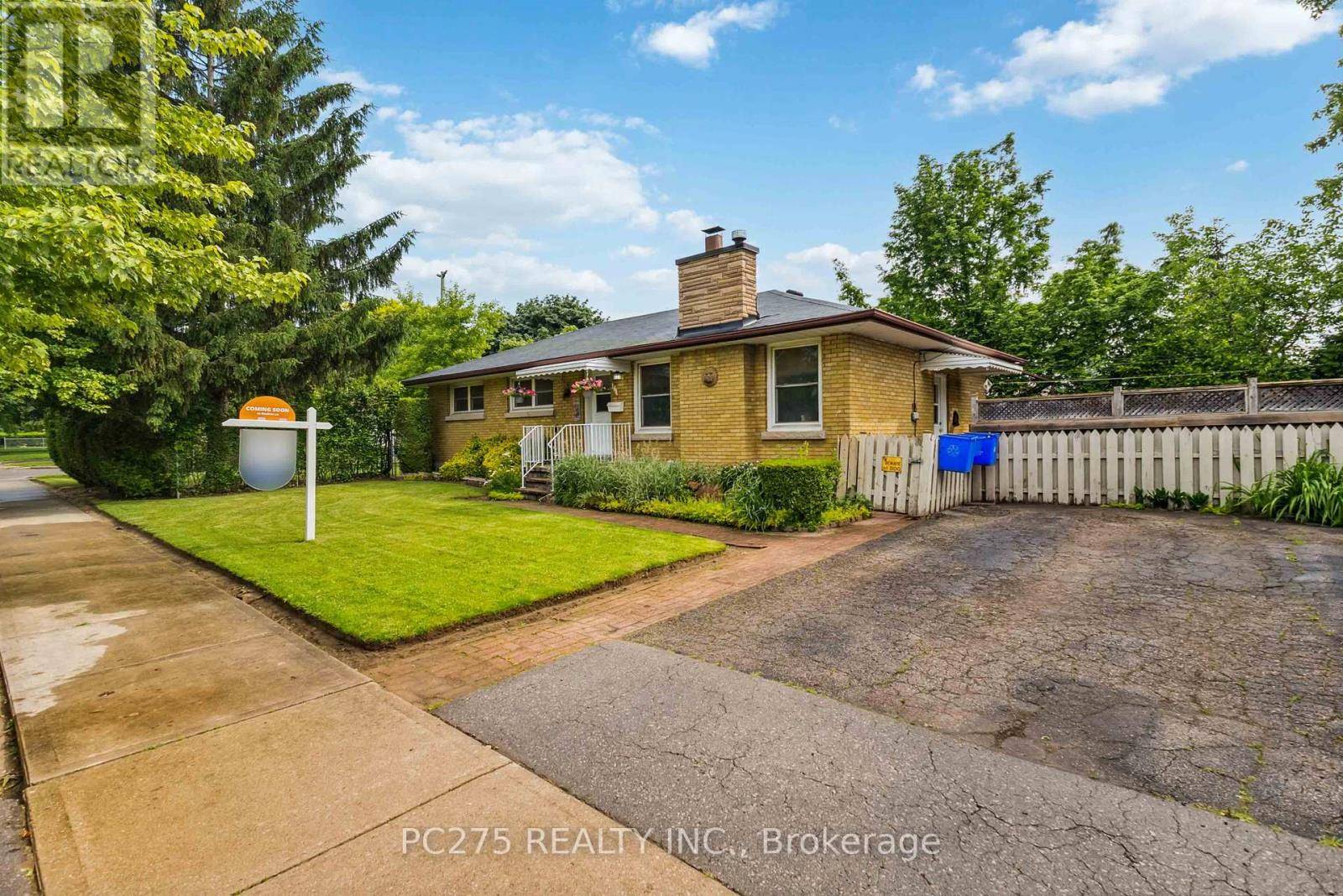 London East (east H), ON N5W4Z4,164 ATKINSON BOULEVARD