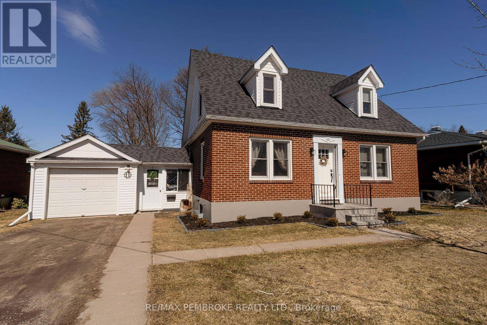 Pembroke, ON K8A2L1,181 MORRIS STREET