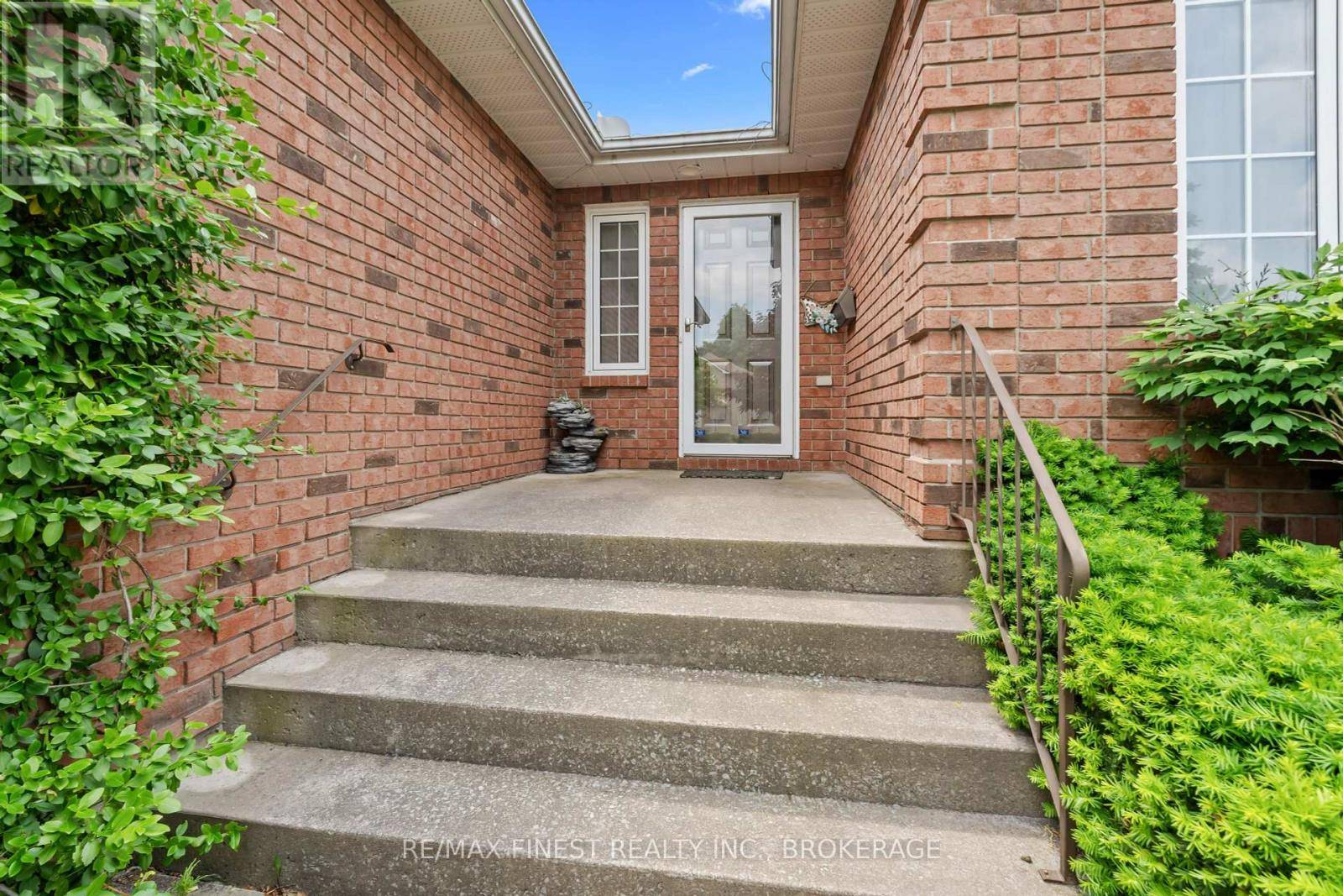 Kingston (north Of Taylor-kidd Blvd), ON K7P2R2,826 MARSH CRESCENT