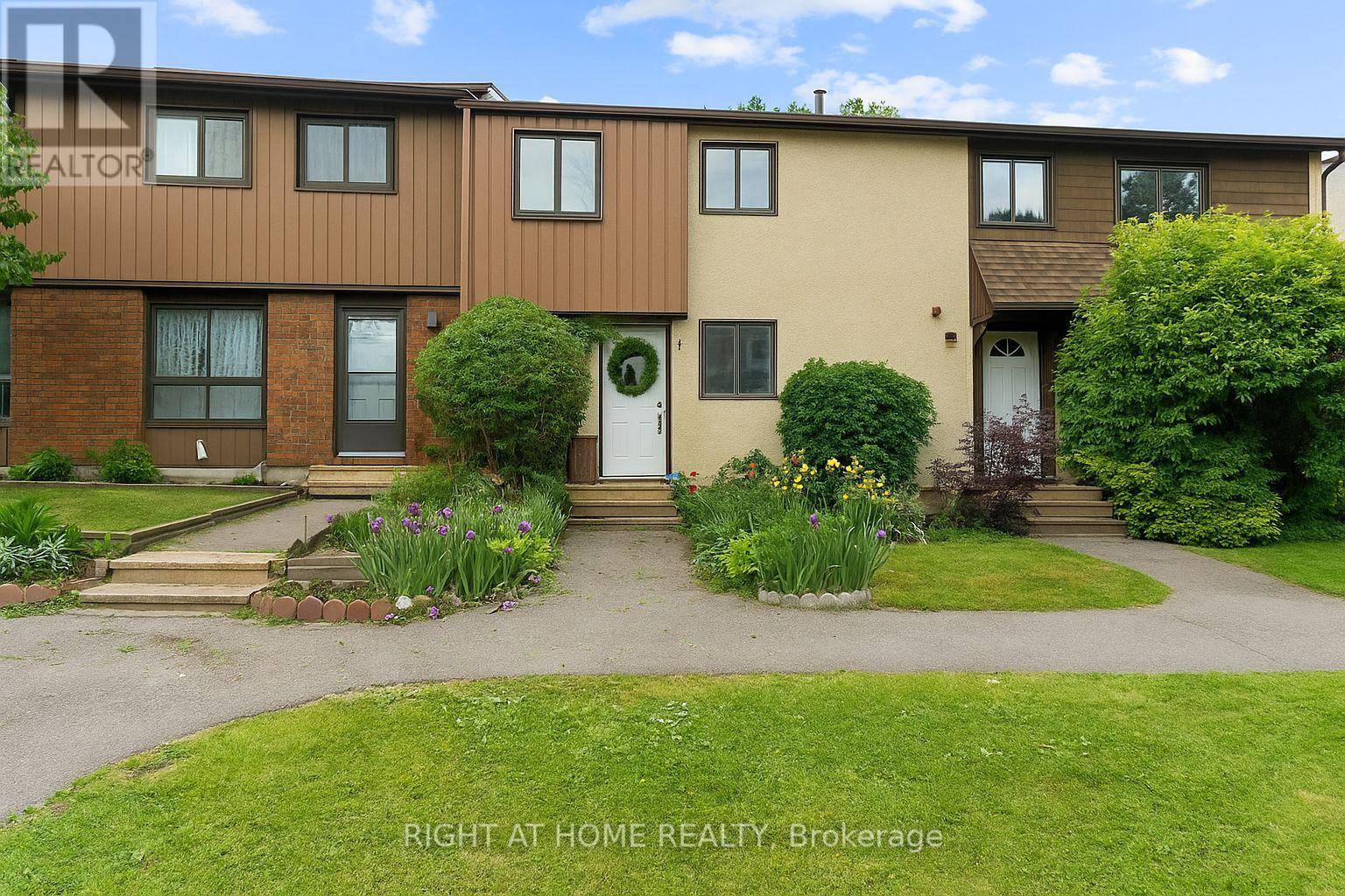 Ottawa, ON K2J1Y6,12B LARKSHIRE LANE