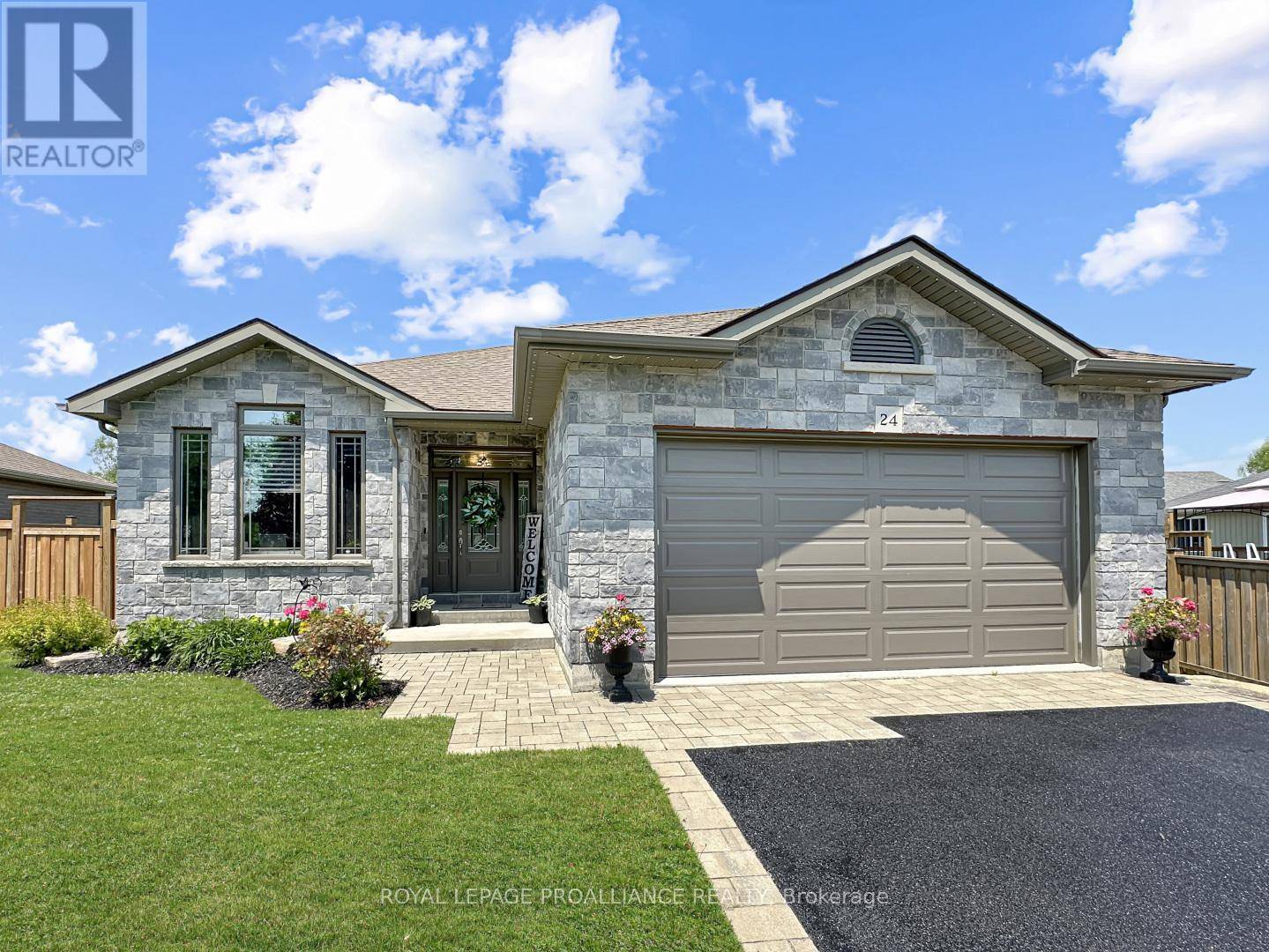 Quinte West (murray Ward), ON K8V0C6,24 BIRCHMOUNT STREET