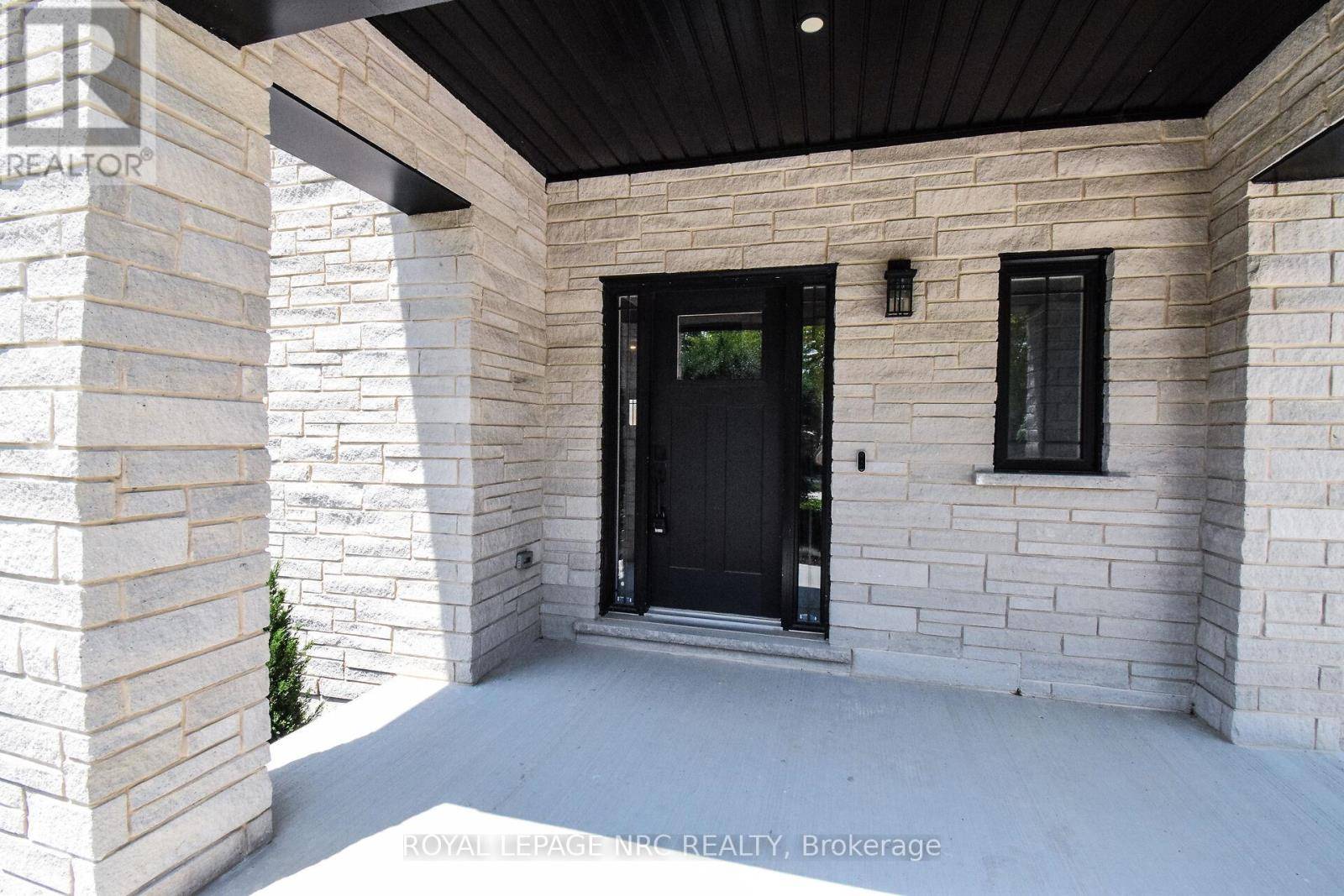 St. Catharines (martindale Pond), ON L2N7K1,10B PORT ROYAL CRESCENT