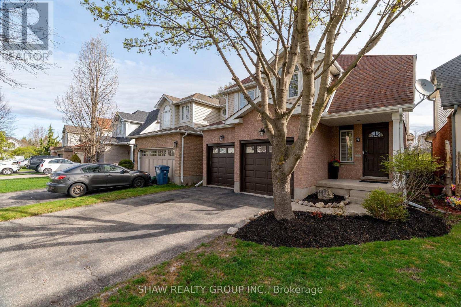 Guelph (pineridge/westminster Woods), ON N1L1H8,9 GAW CRESCENT